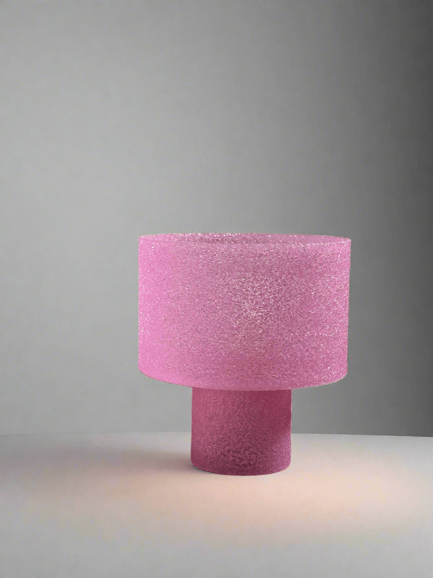 La lampe à poser Decembre par 91‑92 — lumière sculptée, douceur tactile - Caldeira