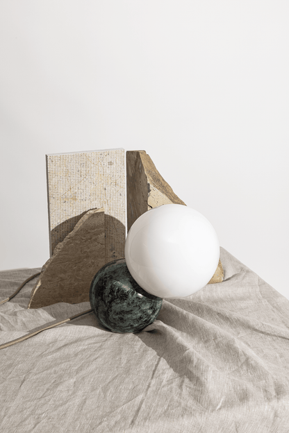 La lampe de table Cosmopolitan Midnight (édition « small ») – création Rosana Sousa - Caldeira