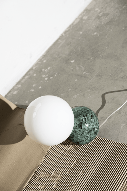 La lampe de table Cosmopolitan Midnight (édition « small ») – création Rosana Sousa - Caldeira