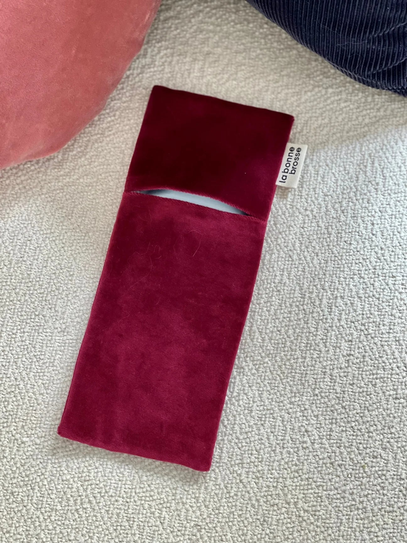 La Pochette "Petite Brosse" Rouge Cerise - Maison Caldeira