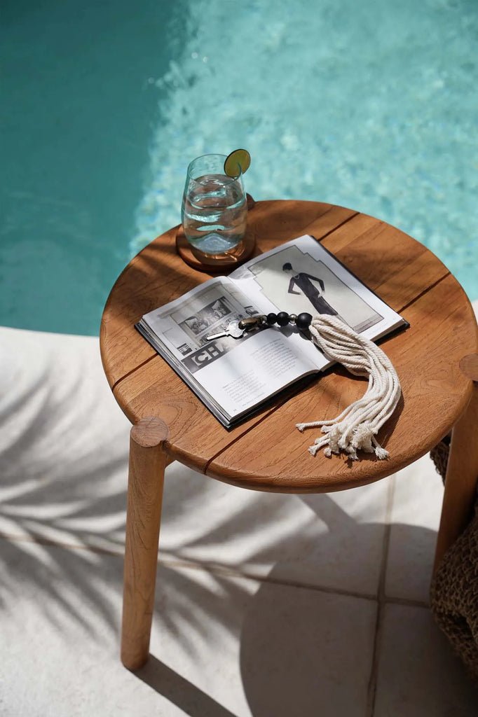 La table d'appoint Gilimanuk - Extérieur - Bazar Bizar - Méditerranée - Maison Caldeira