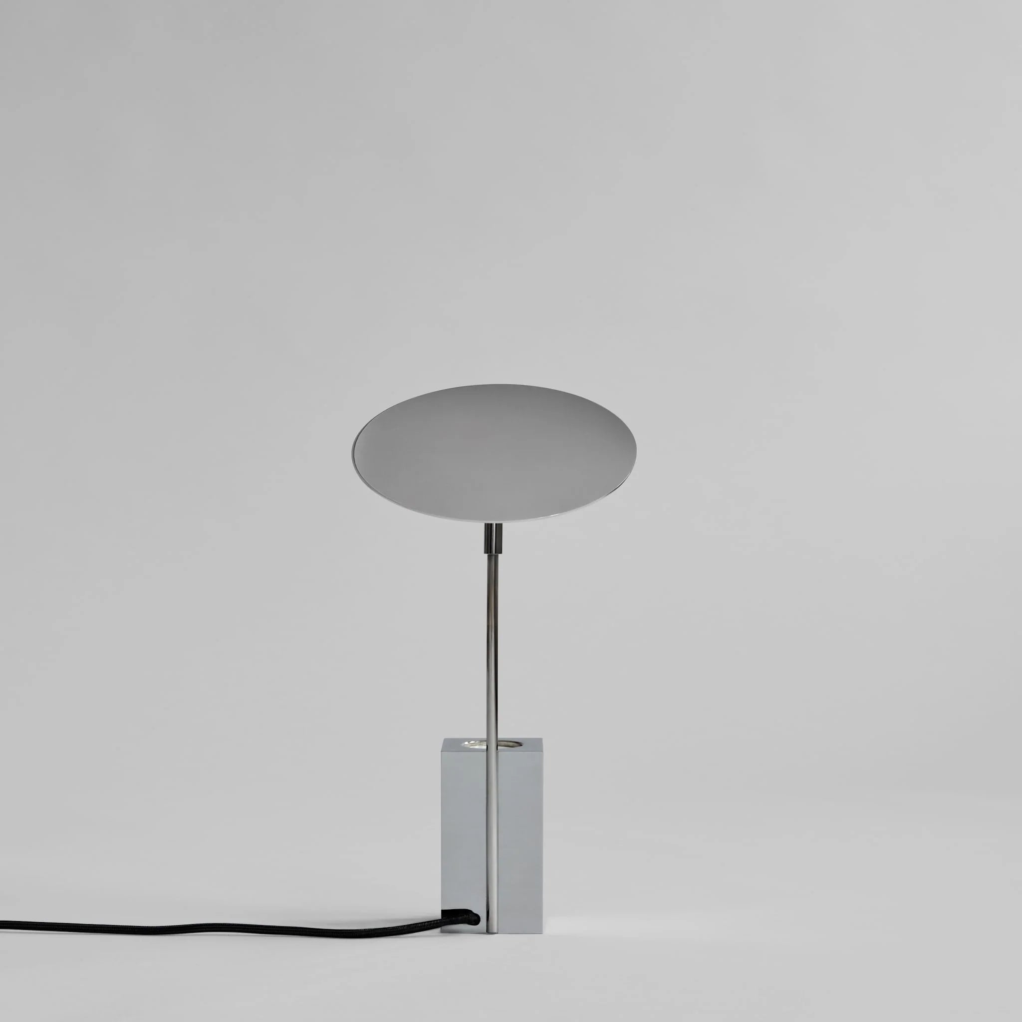 Lampe à poser Reflect - Chrome - 101 copenhagen - Scandinave - Maison Caldeira