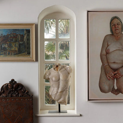 Large Maximillian Torso – Sculpture Homme Classique en Résine effet Plâtre Antique - Caldeira