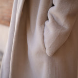 Manteau en fausse fourrure crème - Paris - Maison Caldeira