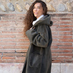 Manteau long en fausse fourrure à capuche kaki - Varsovie - Maison Caldeira