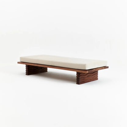 Méridienne Nazaré - Noyer sculpté - Projects123A - Méditerranée - Maison Caldeira