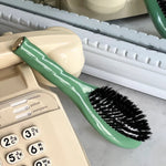 Petite Brosse à cheveux - N°1 L’UNIVERSELLE Vert Amande - Maison Caldeira