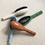 Petite Brosse à cheveux - N°1 L’UNIVERSELLE Vert Amande - Maison Caldeira