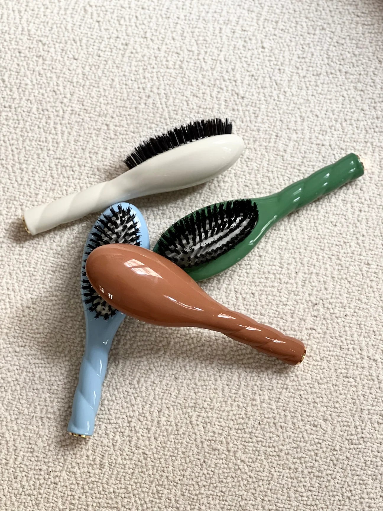 Petite Brosse à cheveux - N°1 L’UNIVERSELLE Vert Amande - Maison Caldeira