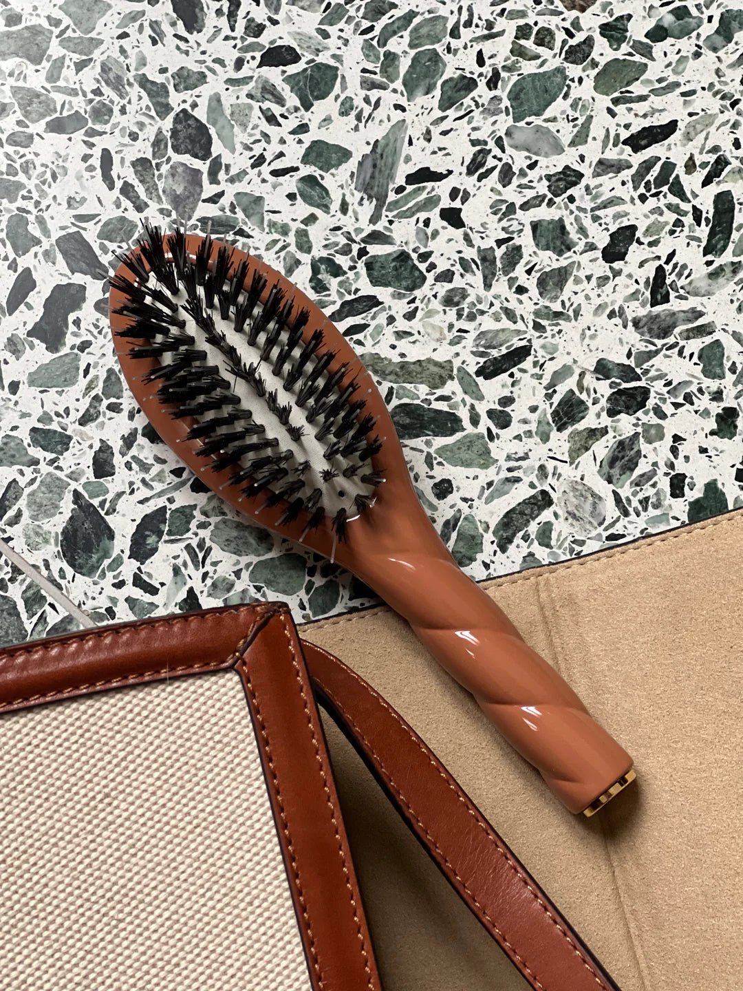 Petite Brosse à cheveux - N°2 L’INDISPENSABLE Marron - Maison Caldeira