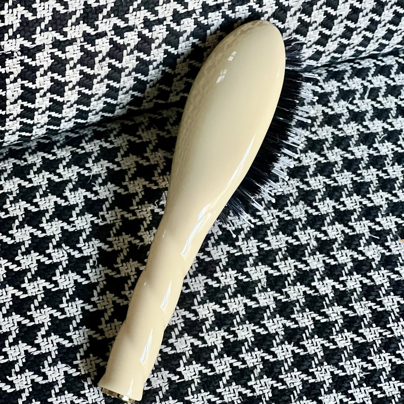 Petite Brosse à cheveux - N°3 L’INDISPENSABLE Ivoire clair - Maison Caldeira