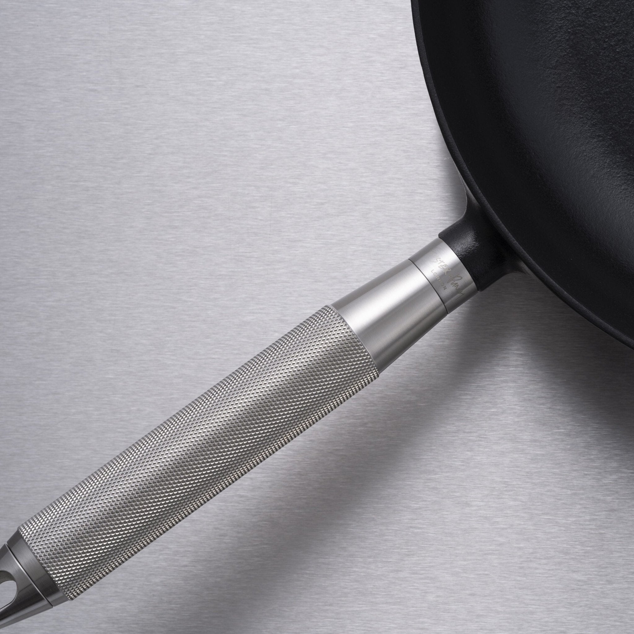 Poêle à frire Staub - Buster and punch - Design Contemporain - Maison Caldeira