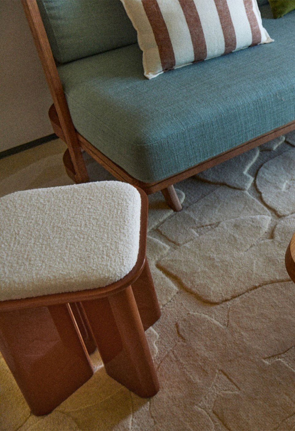 Pouf Lazare - Laqué Caramel - Maison Caldeira