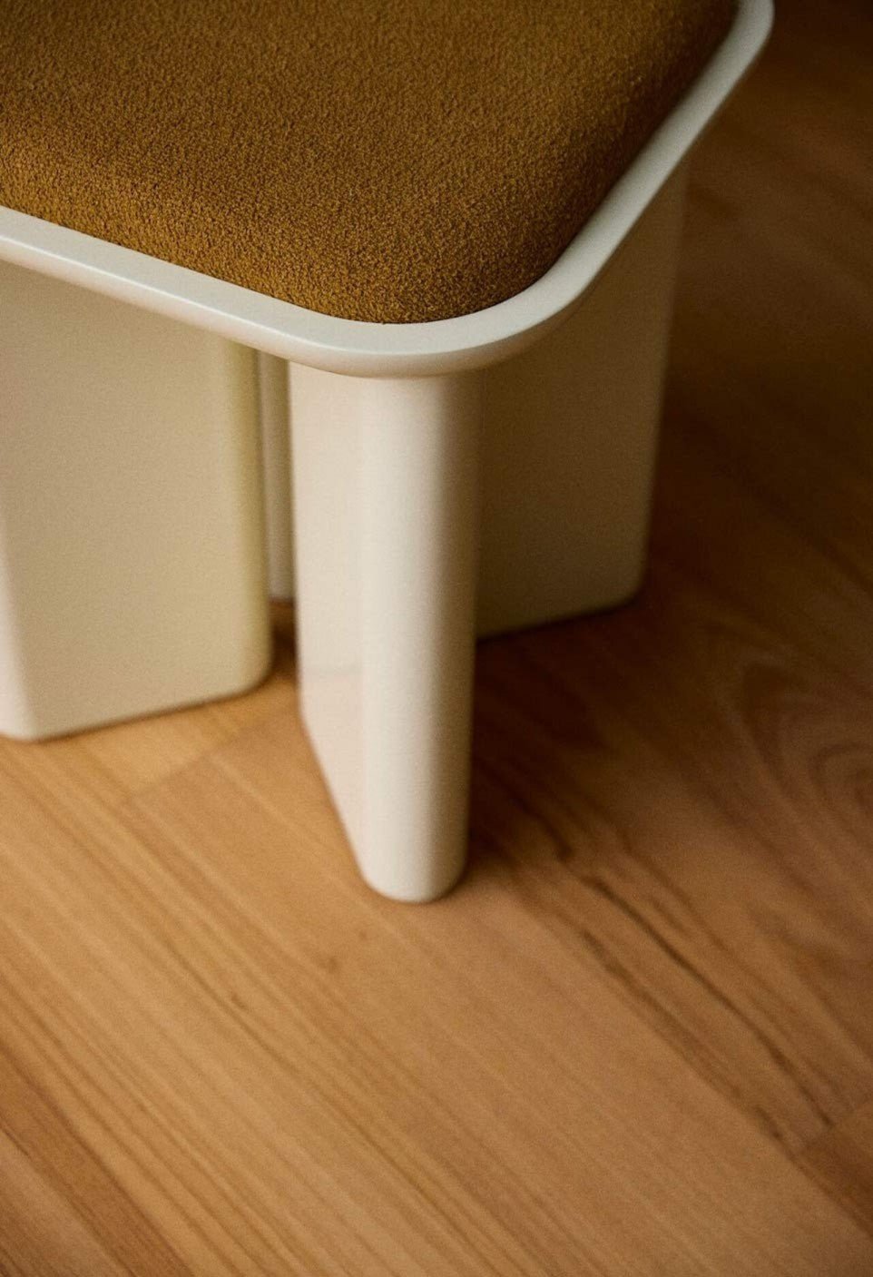Pouf Lazare - Laqué Crème - Maison Caldeira