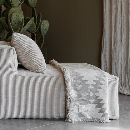 SLOW SOLO Ivory – chauffeuse velours côtelé sculpturale par Bed and Philosophy - Caldeira