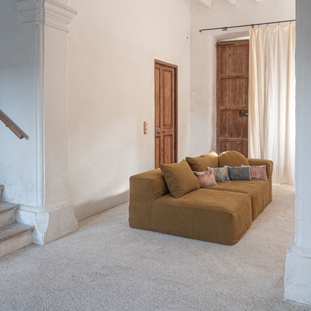 SLOW SOLO Ivory – chauffeuse velours côtelé sculpturale par Bed and Philosophy - Caldeira