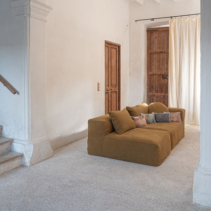 SLOW SOLO Ivory – chauffeuse velours côtelé sculpturale par Bed and Philosophy - Caldeira