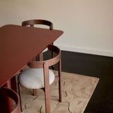 Table A Manger Rectangulaire Joe - Bois Laqué Bordeaux - Maison Caldeira