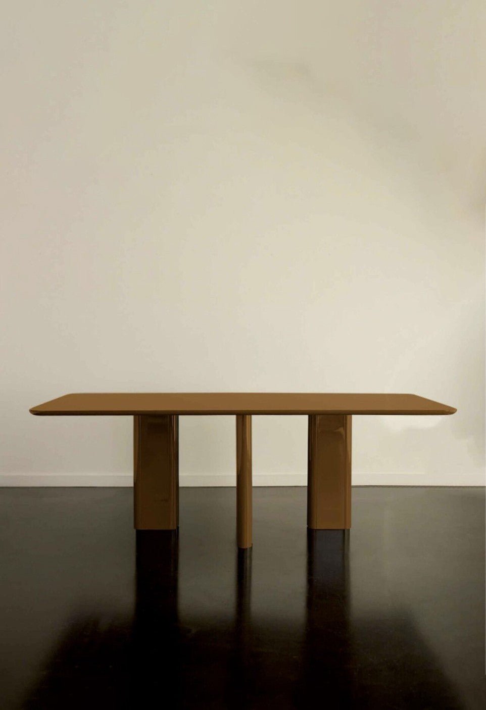 Table A Manger Rectangulaire Joe - Bois Laqué Caramel - Maison Caldeira
