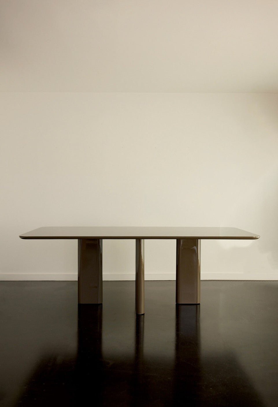 Table A Manger Rectangulaire Joe - Bois Laqué Kaki - Maison Caldeira