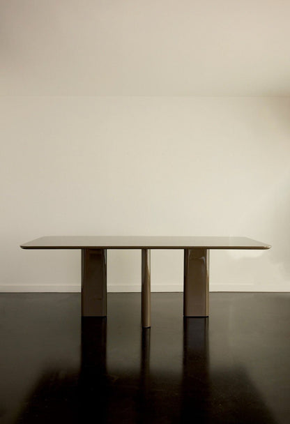 Table A Manger Rectangulaire Joe - Bois Laqué Kaki - Maison Caldeira