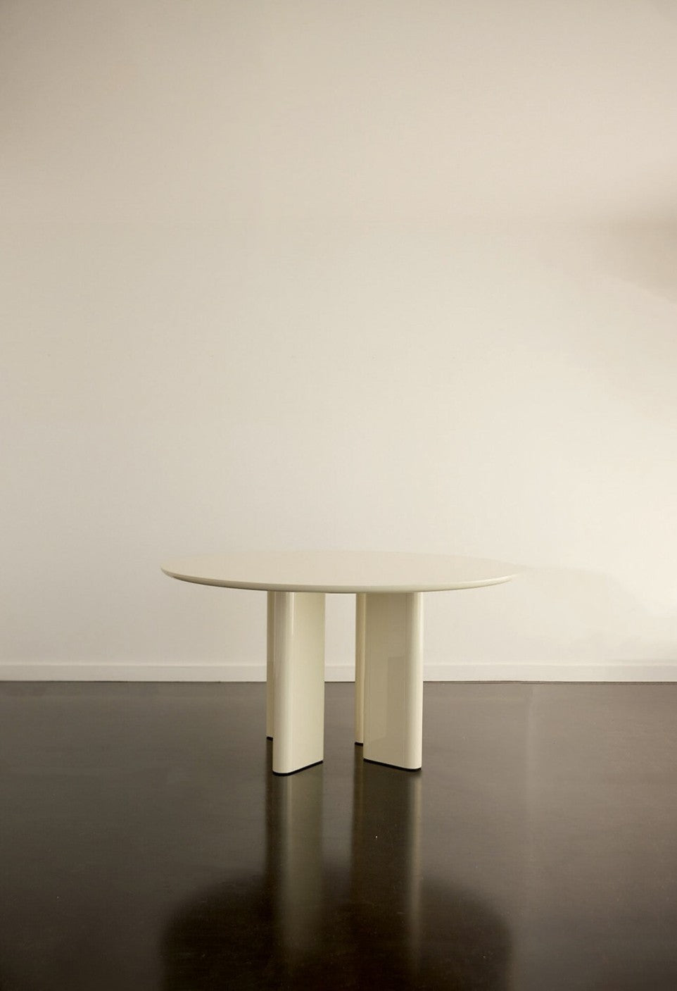 Table A Manger Ronde Joe - Laqué Crème - Maison Caldeira