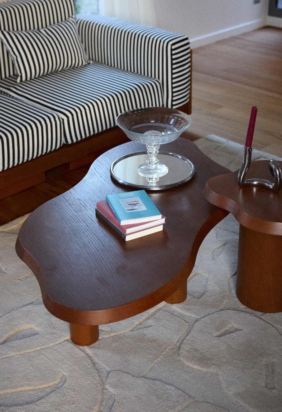 Table Basse Jeanne - Finition Noyer - Maison Caldeira