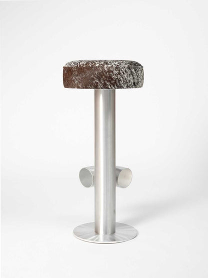 Tabouret de bar aluminum et vache - Axel Chay - Design Contemporain - Maison Caldeira