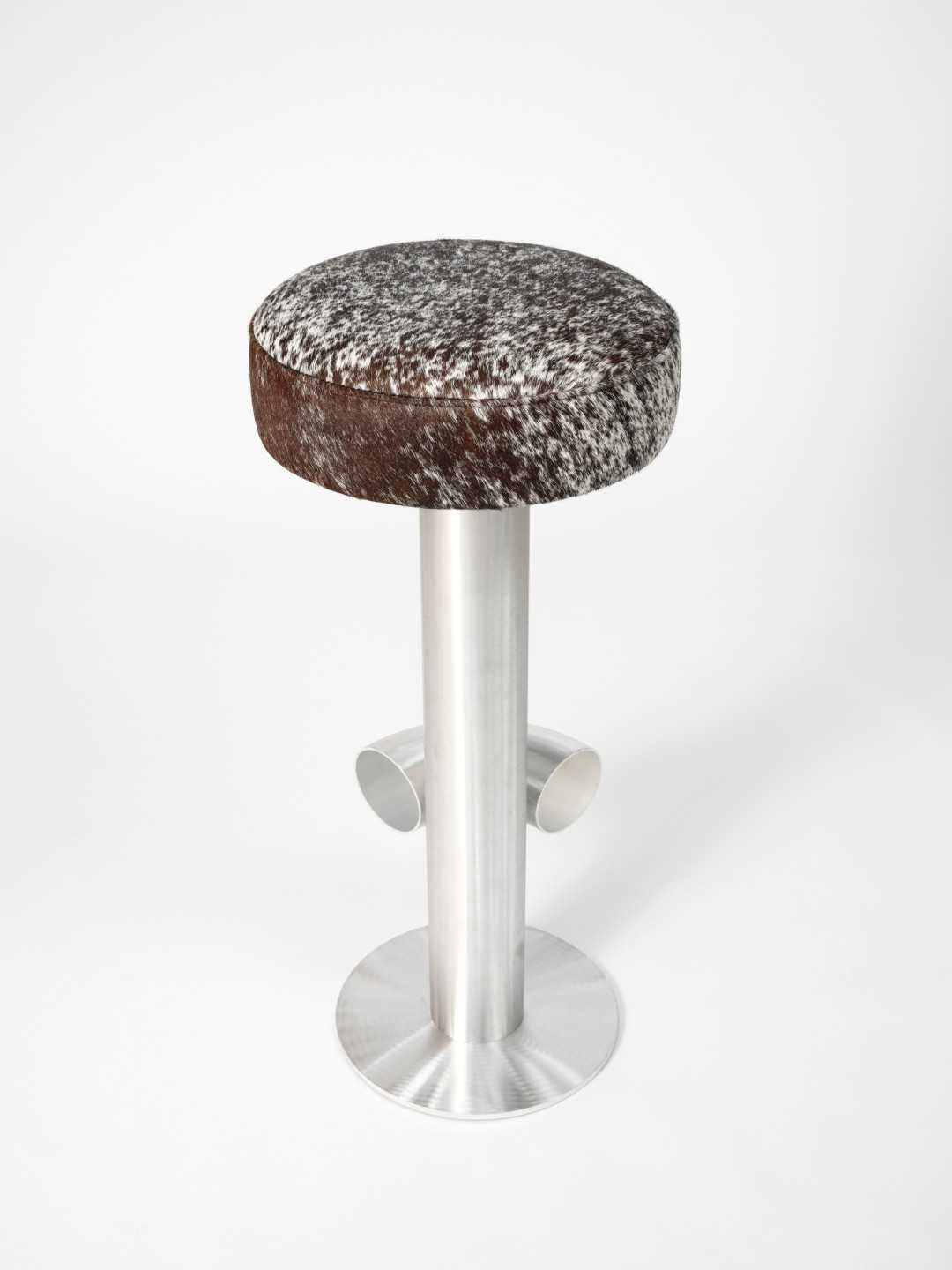 Tabouret de bar aluminum et vache - Maison Caldeira