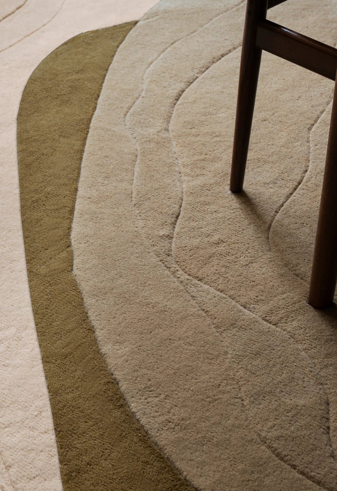 Tapis Erik Bratsberg Lozza Olive - Layered - Caldeira