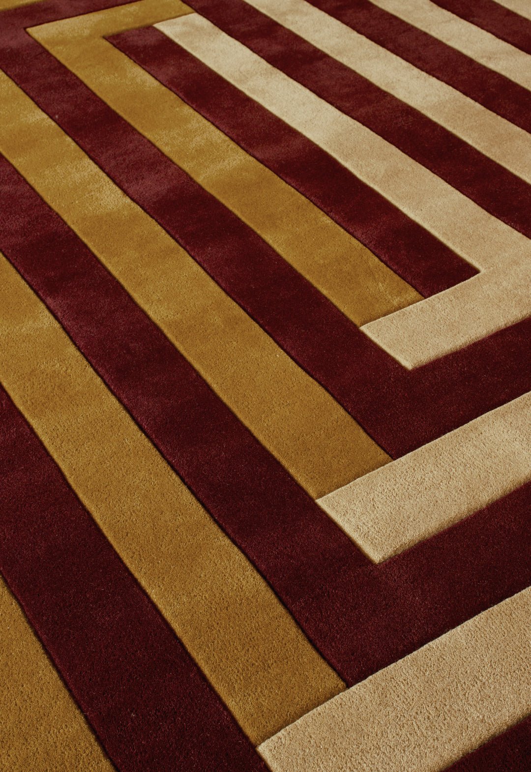 Teklan - Labyrinth - Wool - Rug - Mulberry - Sand - Maison Caldeira