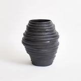 Vase Alfonso en Grès Sculpté - Noir - Maison Caldeira