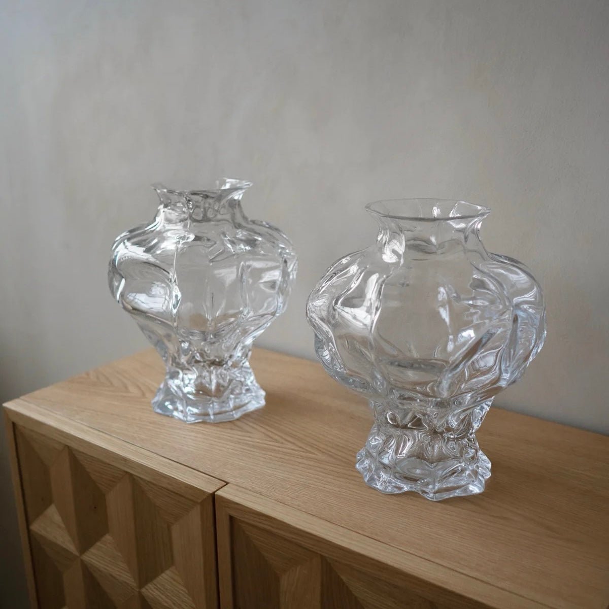 Vase Ammonit en verre transparent – forme spiralée inspirée du vivant, sélection Maison Caldeira
