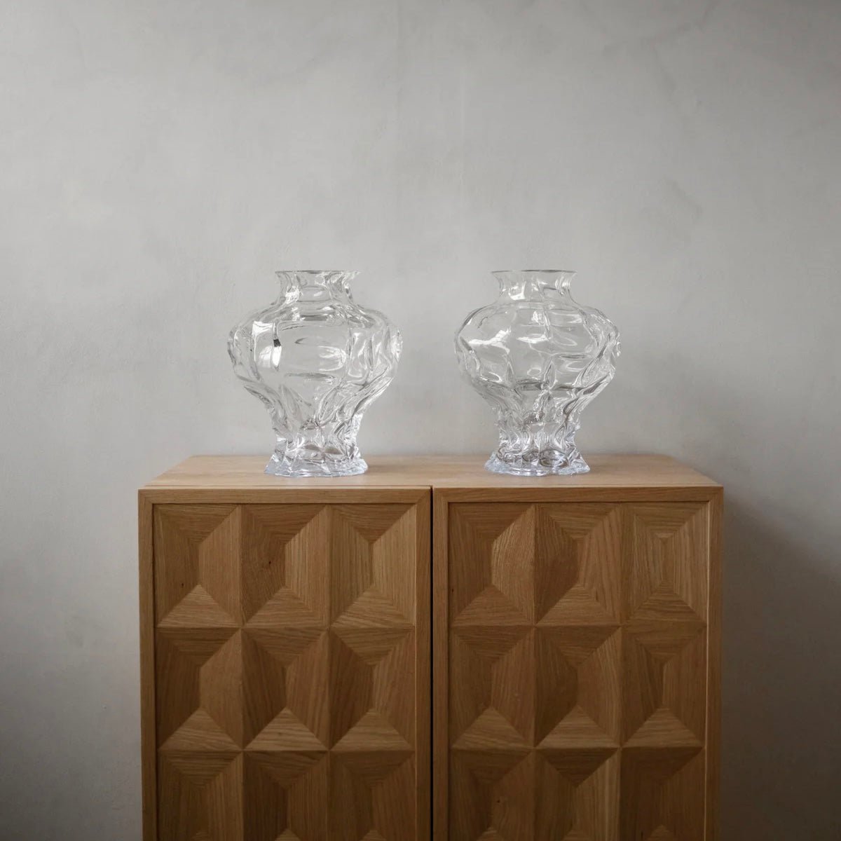 Vase Ammonit en verre transparent – forme spiralée inspirée du vivant, sélection Maison Caldeira
