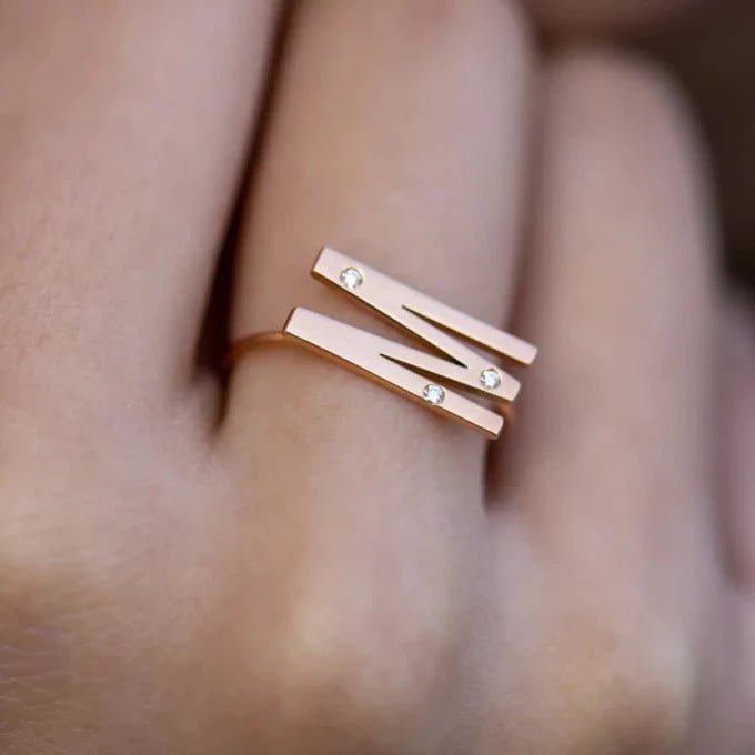 Bague lettre « E » - Or blanc 18 carats avec diamants - Maison Caldeira