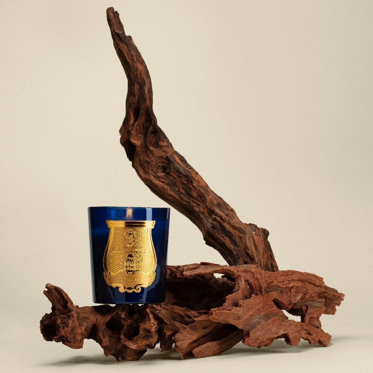 Bougie Les Belles Matières - Tadine (Santal) - Maison Caldeira