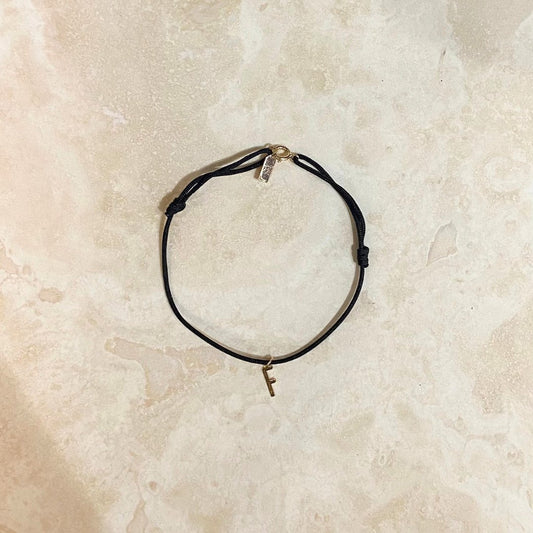Bracelet Lettre Éternité "F" - Cordon Noir - Maison Caldeira