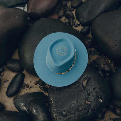 Chapeau en feutre de laine Janis - Bleu Jeans - Van palma - Design Contemporain - Maison Caldeira