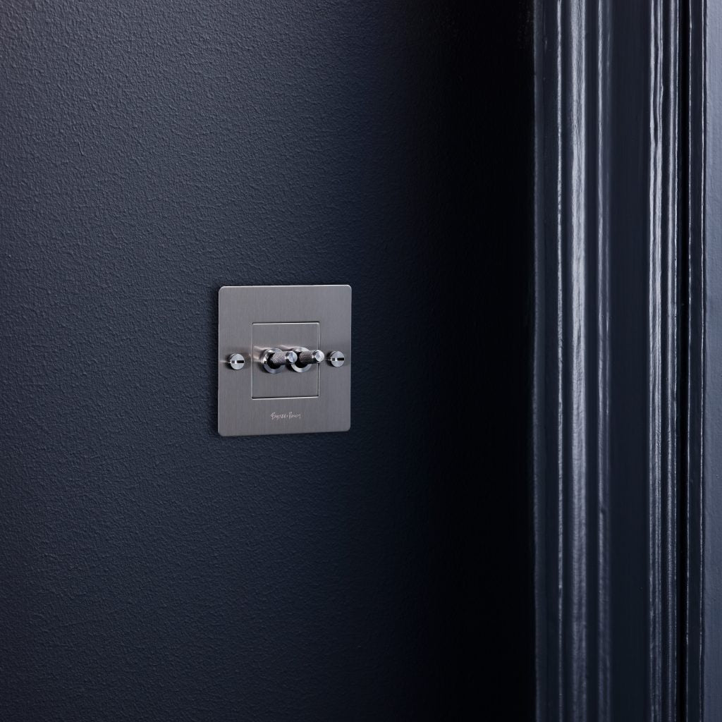 Interrupteur à double bascule 1G / blanc - Buster and punch - Design Contemporain - Maison Caldeira