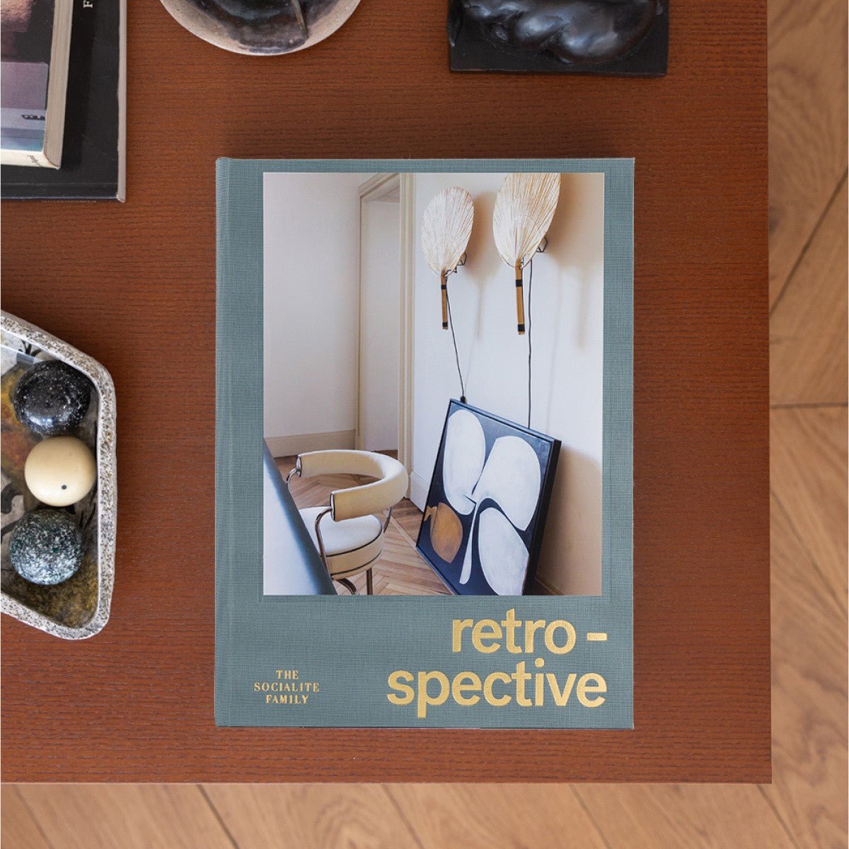 Livre : Rétro-spective de « The socialite family » - Maison Caldeira