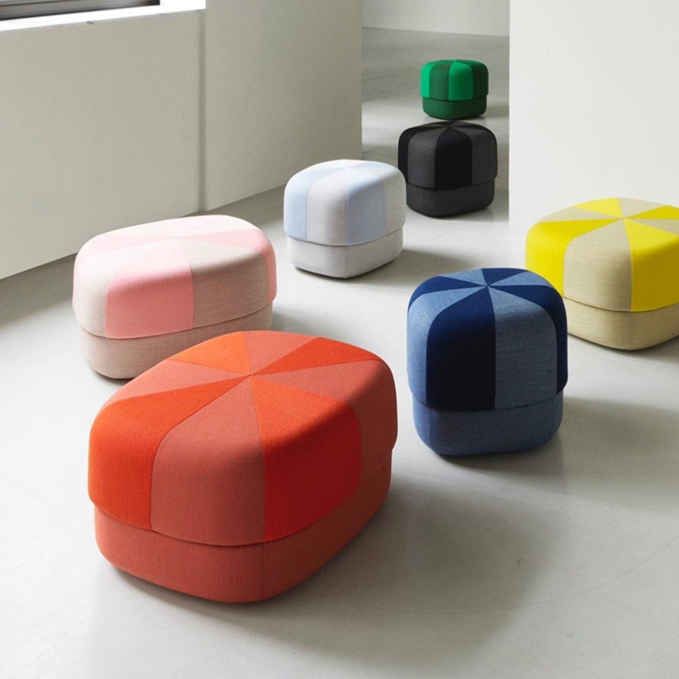 Petit Pouf Circus Duo - Noir - Normann Copenhagen - Scandinave - Maison Caldeira