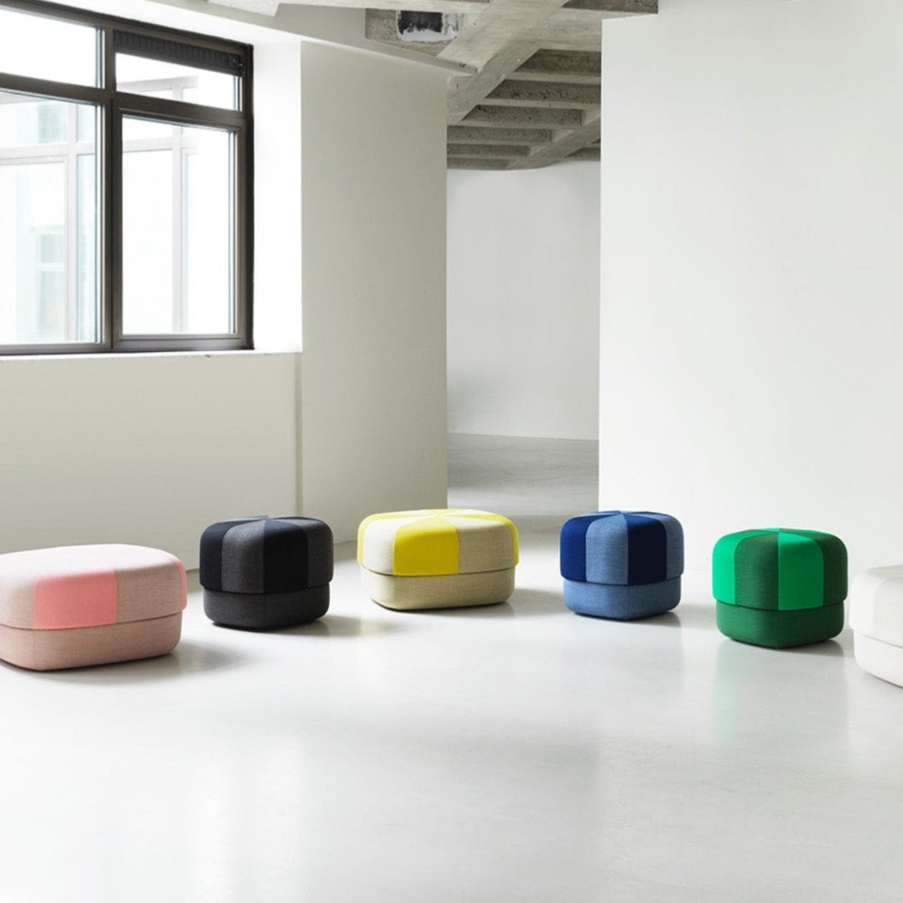 Petit Pouf Circus Duo - Noir - Normann Copenhagen - Scandinave - Maison Caldeira